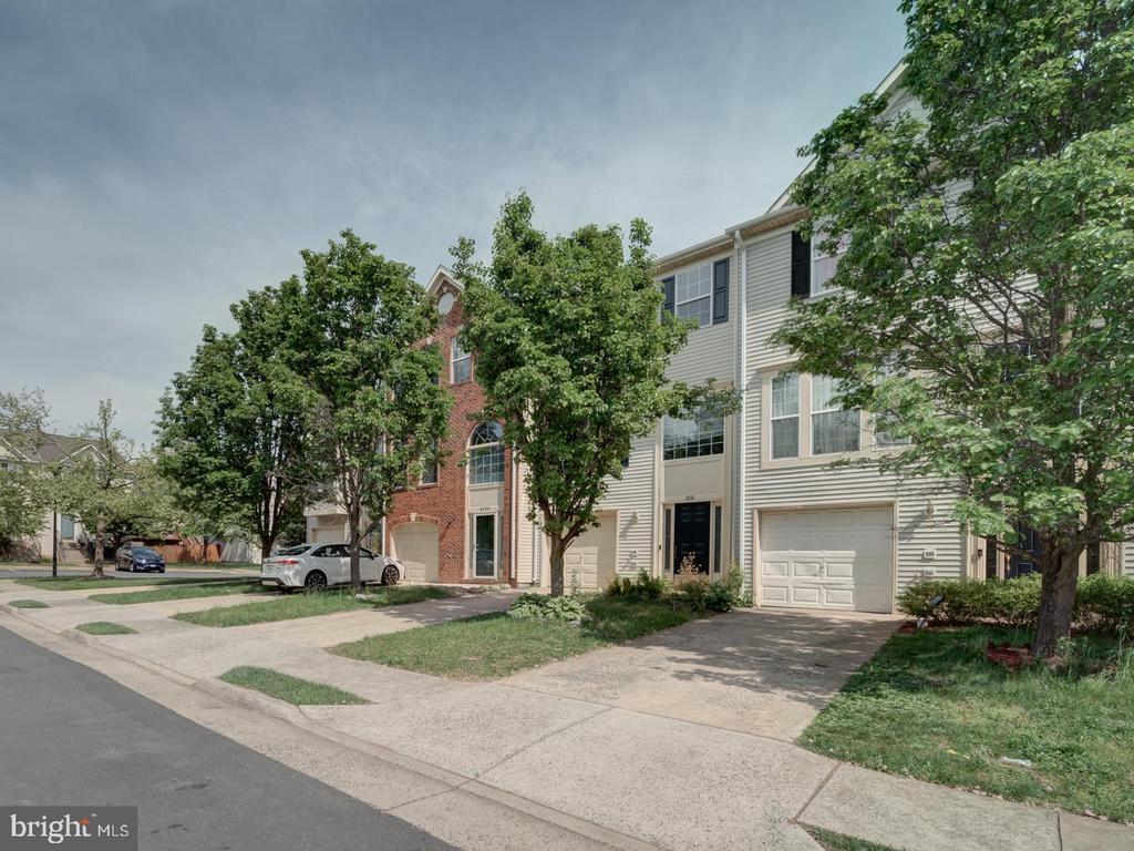 8241 HUMPHREY LANE