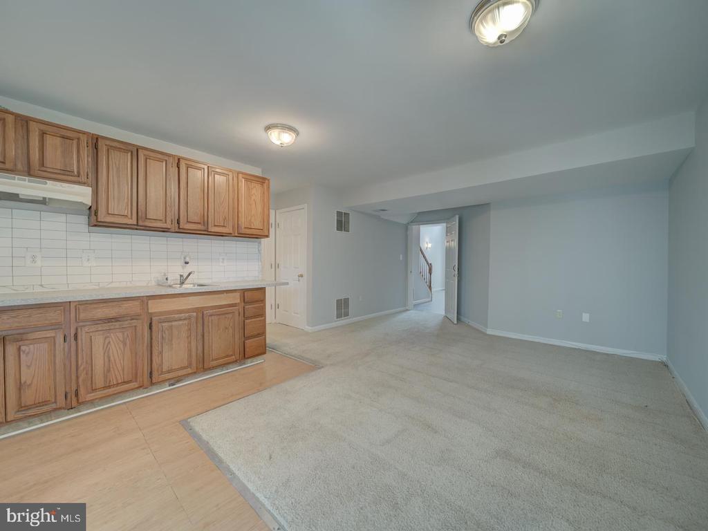 8241 HUMPHREY LANE