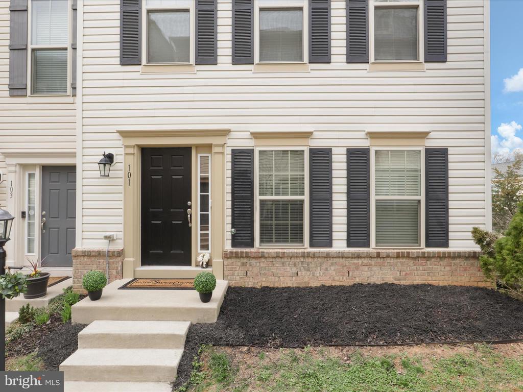 101 Vista Knoll Dr