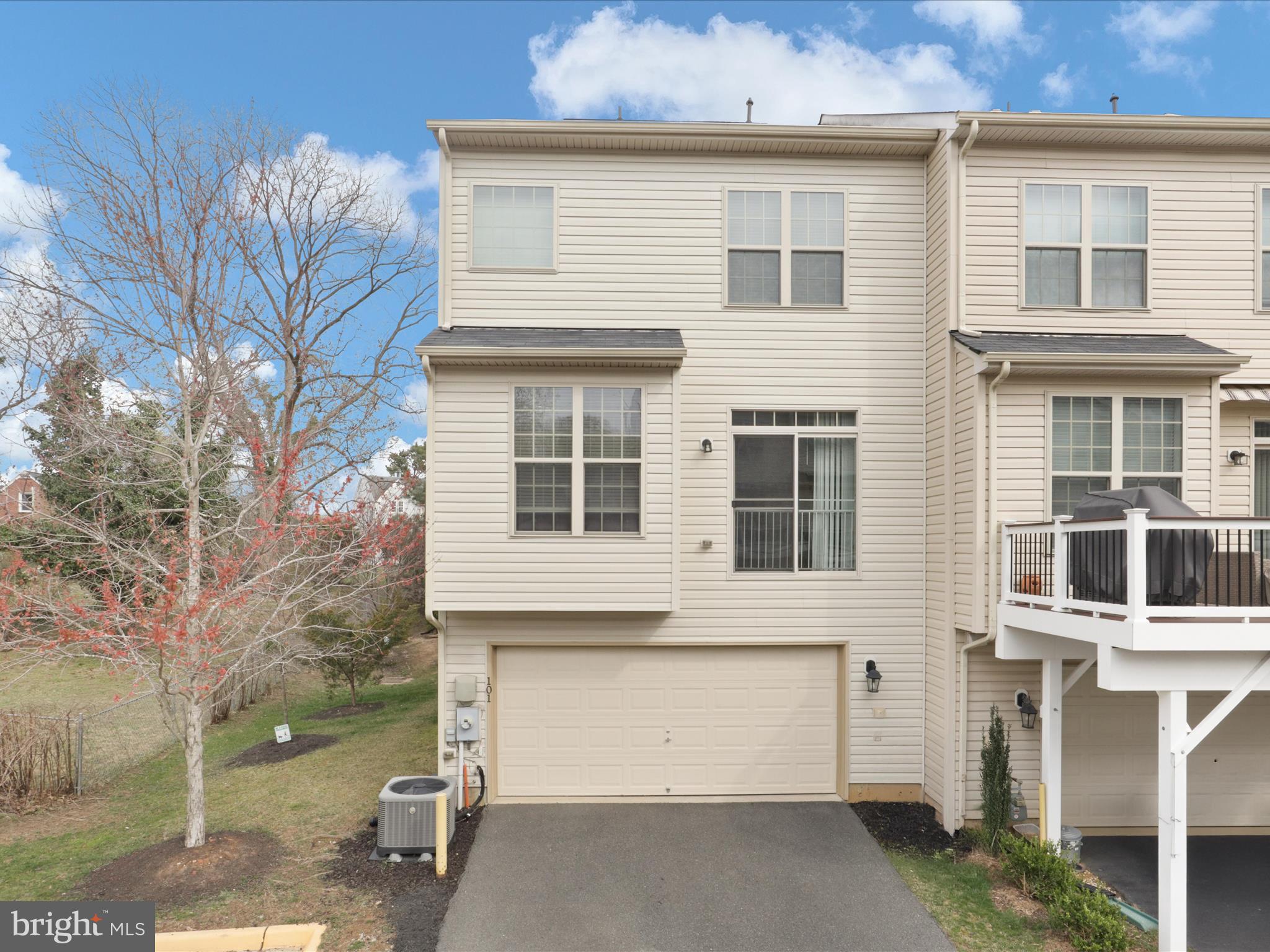 101 Vista Knoll Dr