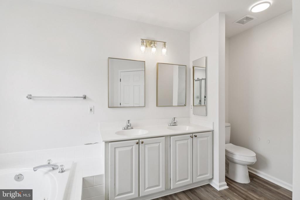 17406 Kagera Dr