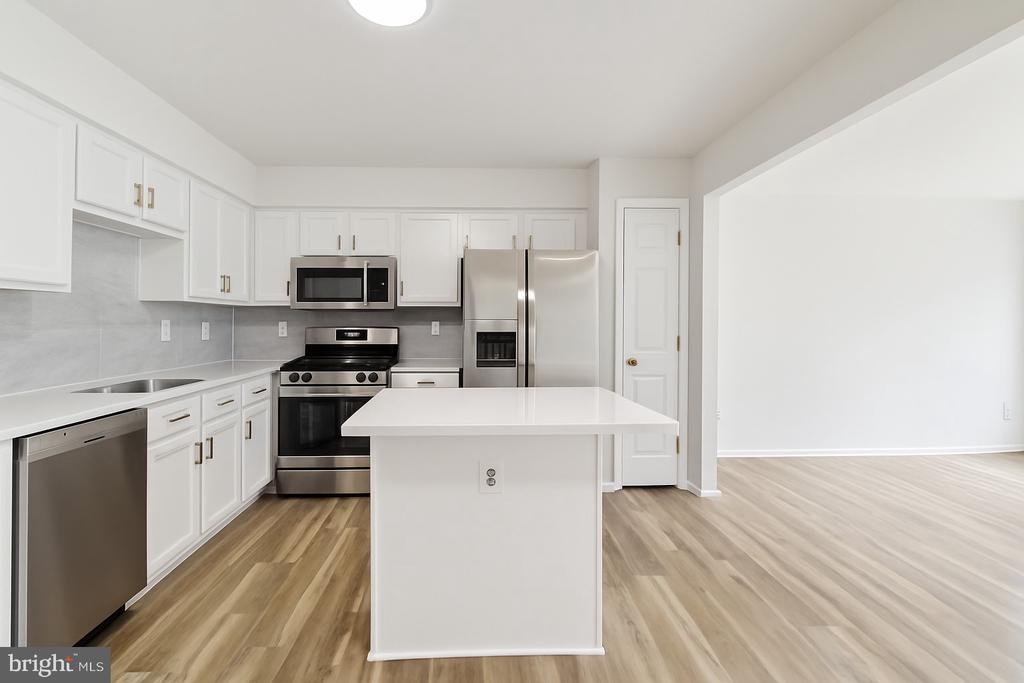 17406 Kagera Dr
