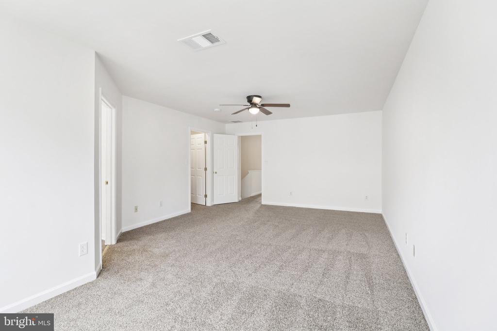 17406 Kagera Dr