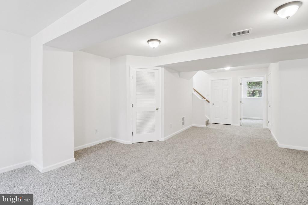 17406 Kagera Dr
