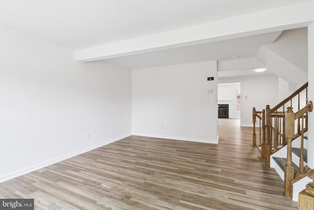 17406 Kagera Dr