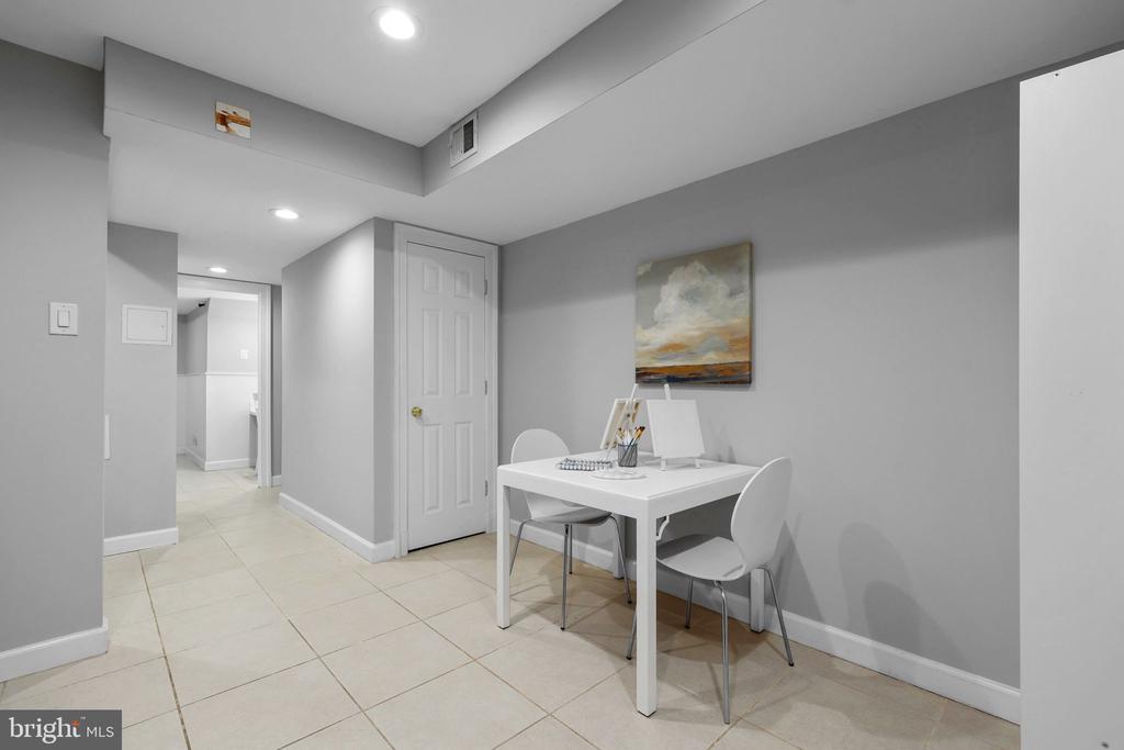 3200 Manitoba Dr