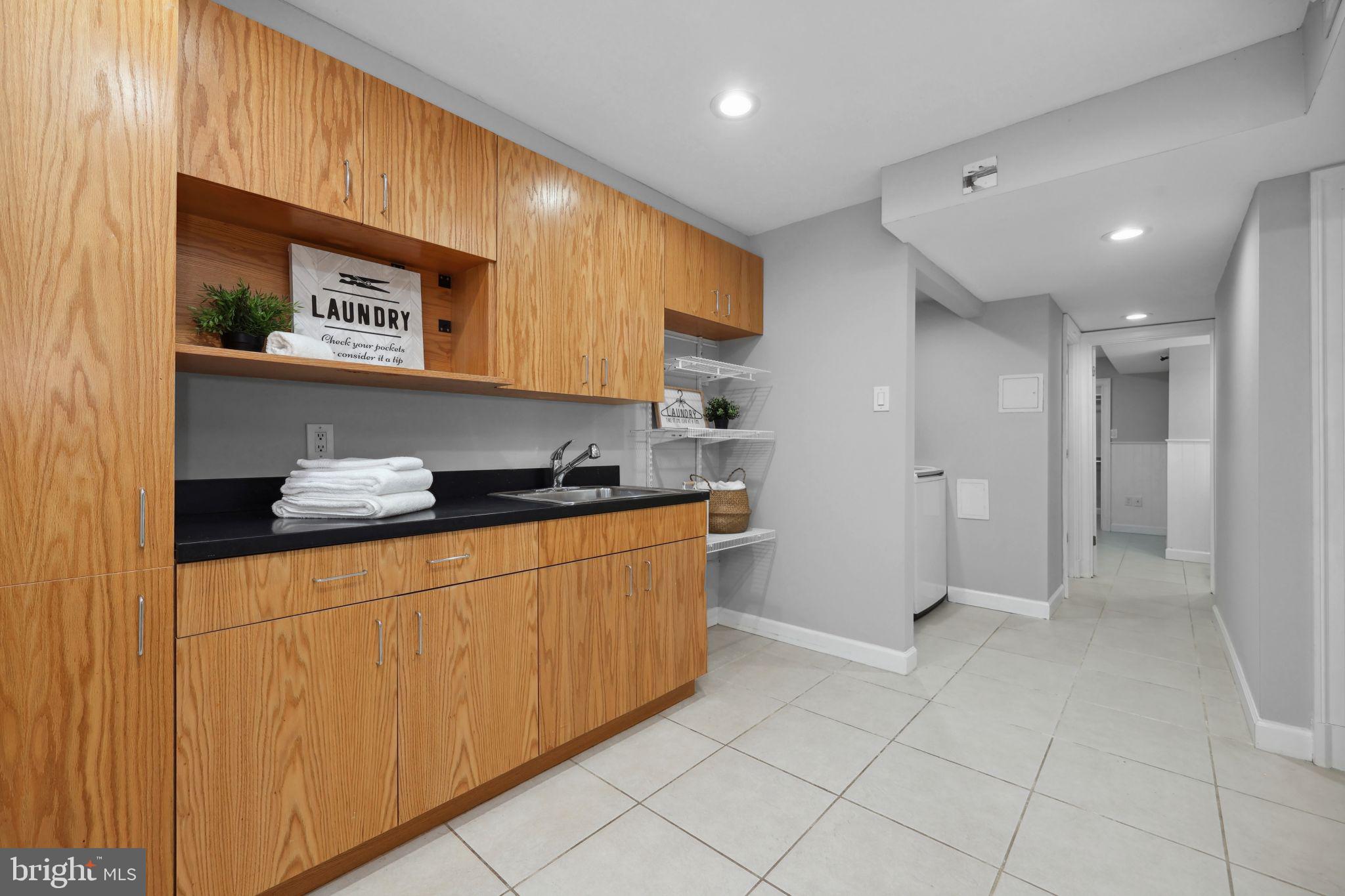 3200 Manitoba Dr