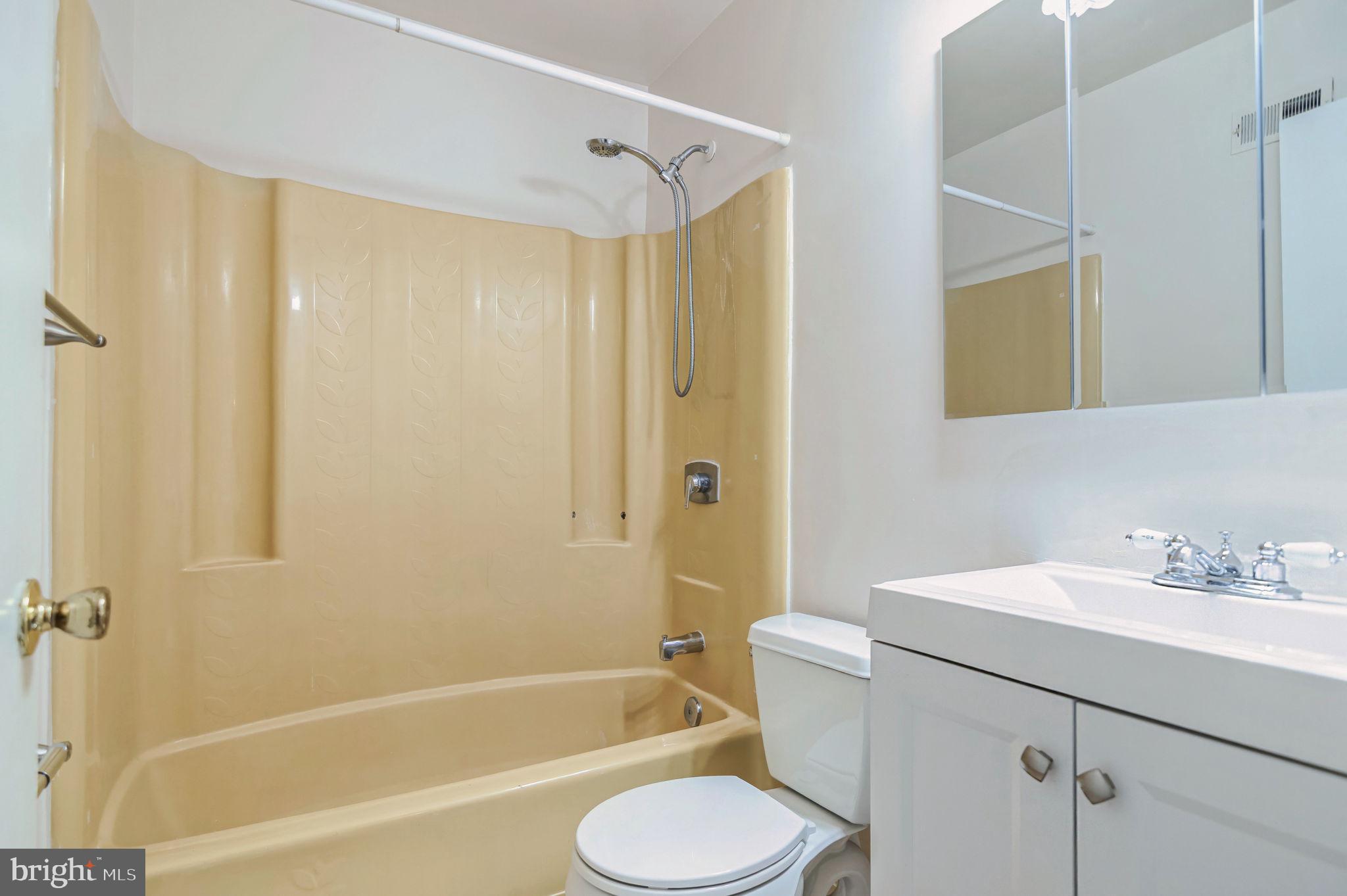 15369 Grist Mill Ter