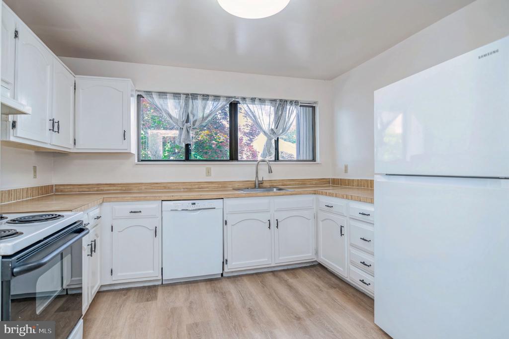 15369 Grist Mill Ter
