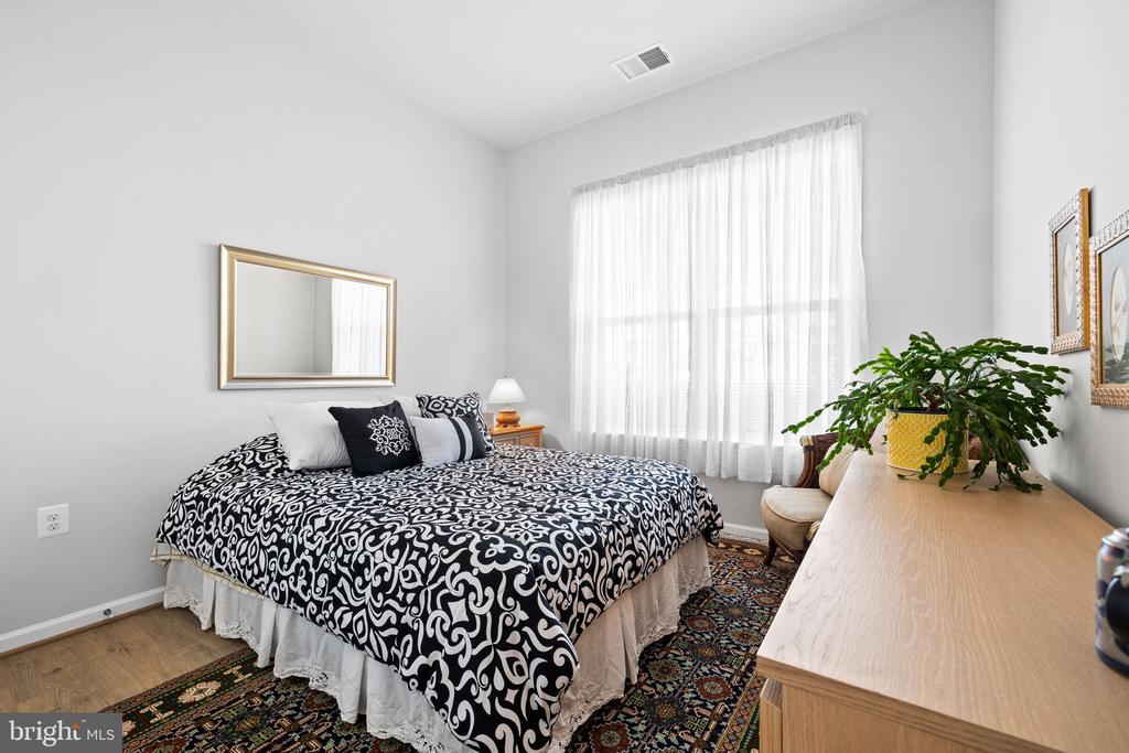 9453 Sarah Mill Ter