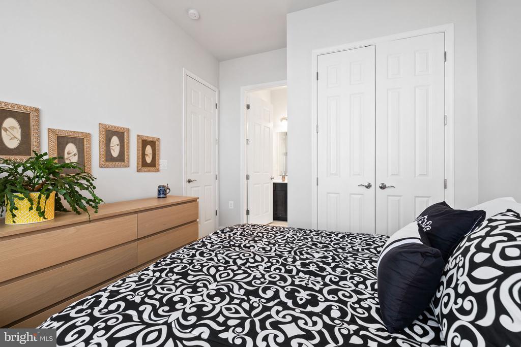 9453 Sarah Mill Ter