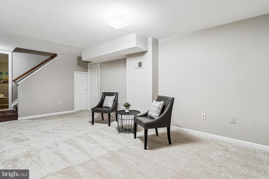 3864 ORIOLE COURT