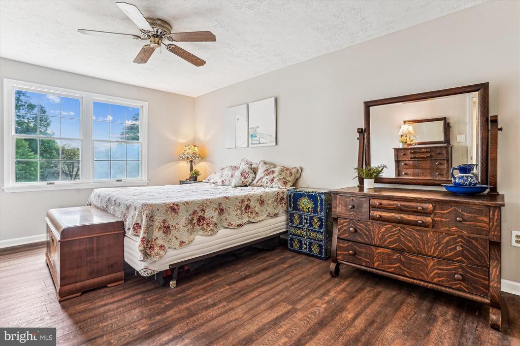 3864 ORIOLE COURT