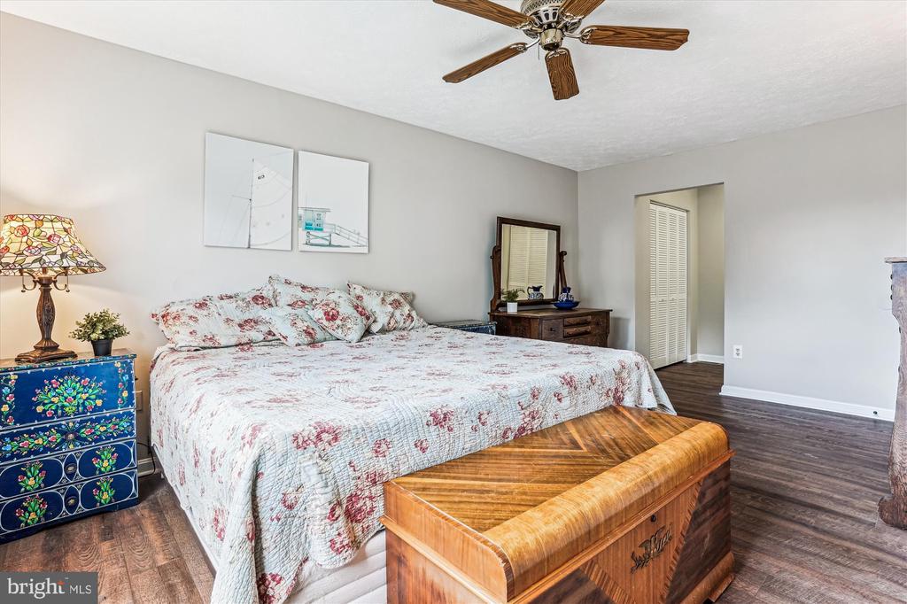 3864 ORIOLE COURT