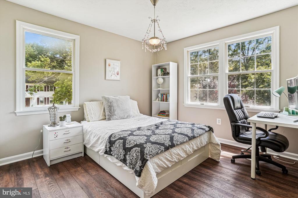 3864 ORIOLE COURT
