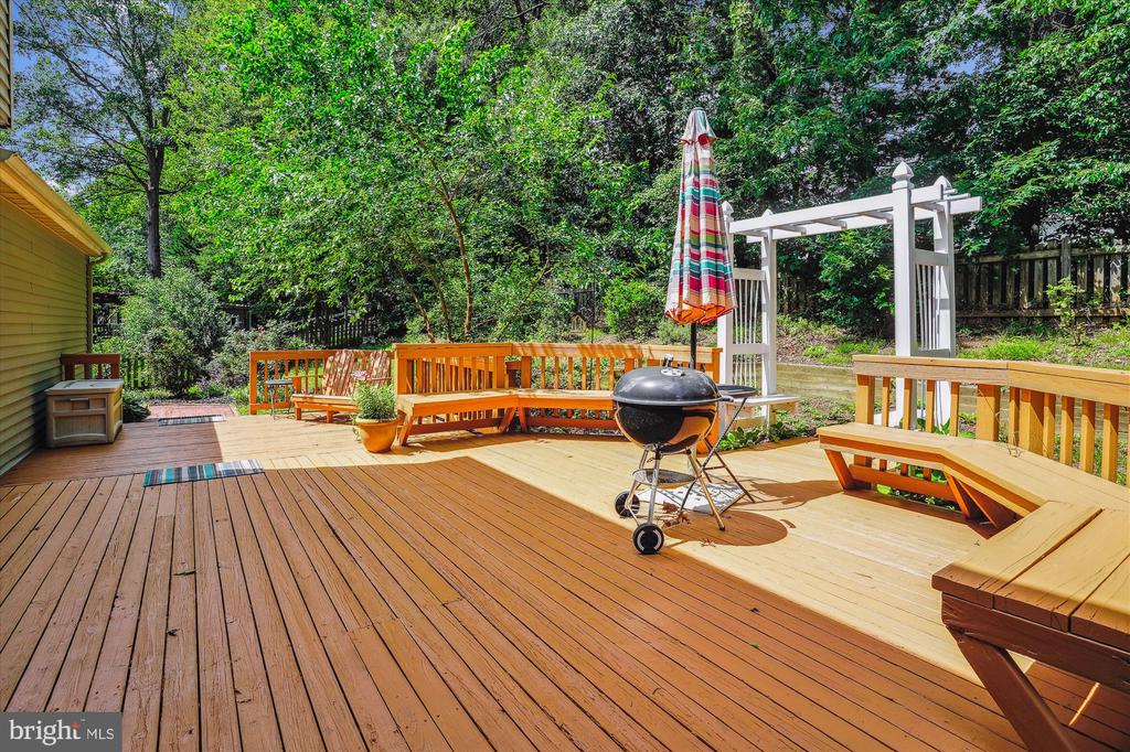 3864 ORIOLE COURT