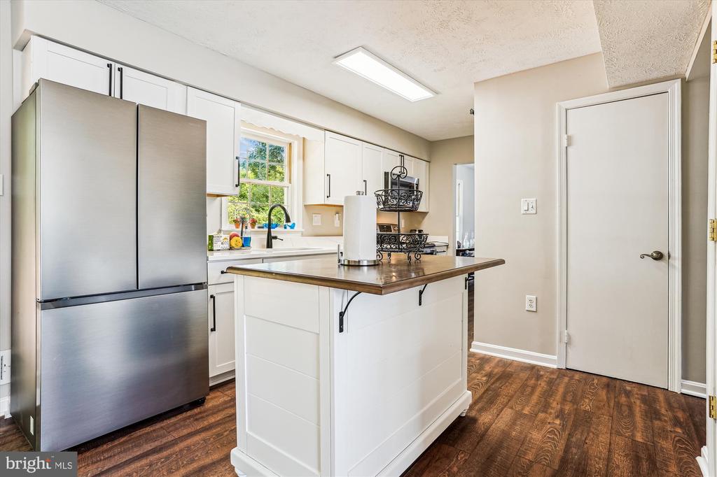 3864 ORIOLE COURT