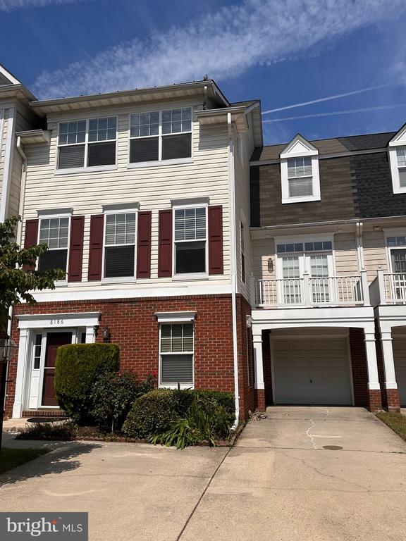 8186 COBBLE POND WAY