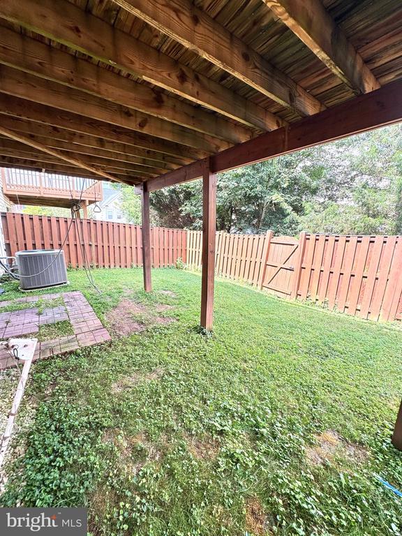 8186 COBBLE POND WAY