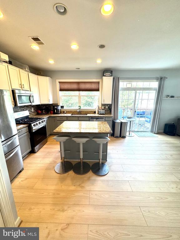 8186 COBBLE POND WAY