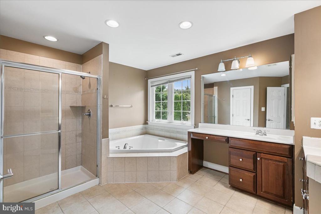 3629 STONEWALL MANOR DRIVE