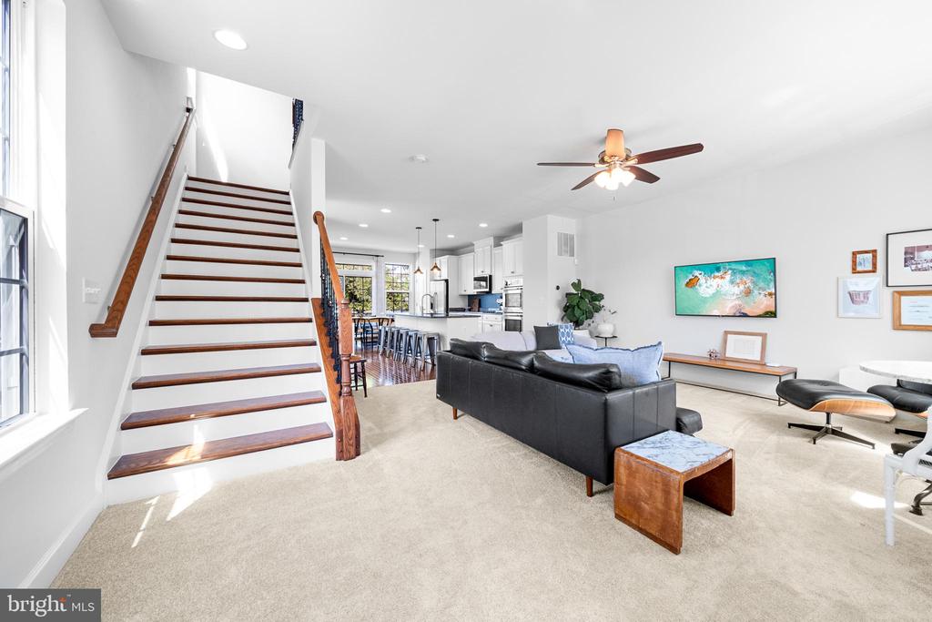 10758 HINTON WAY