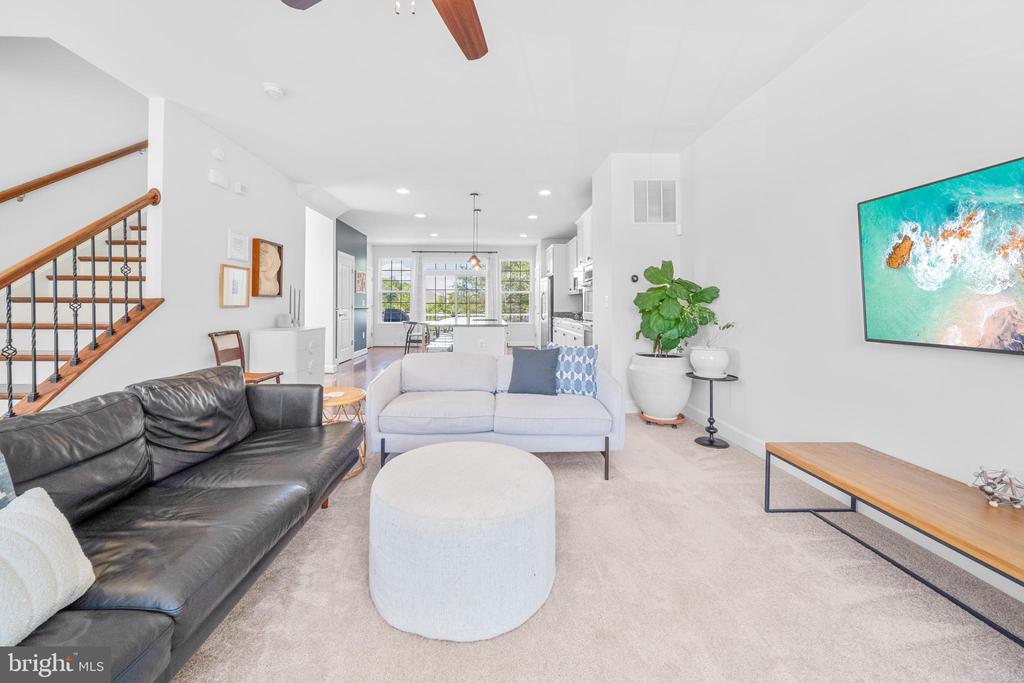 10758 HINTON WAY