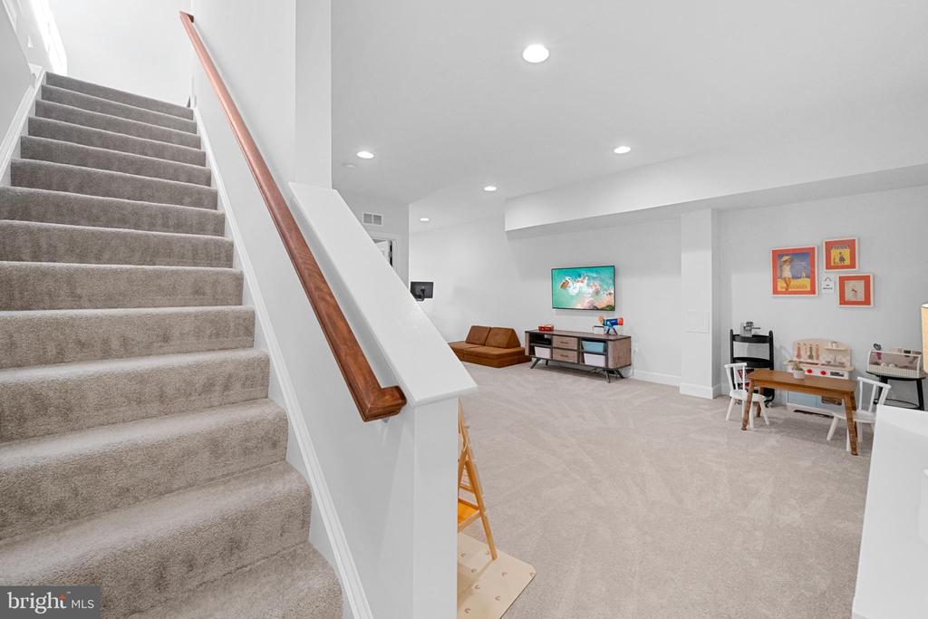 10758 HINTON WAY