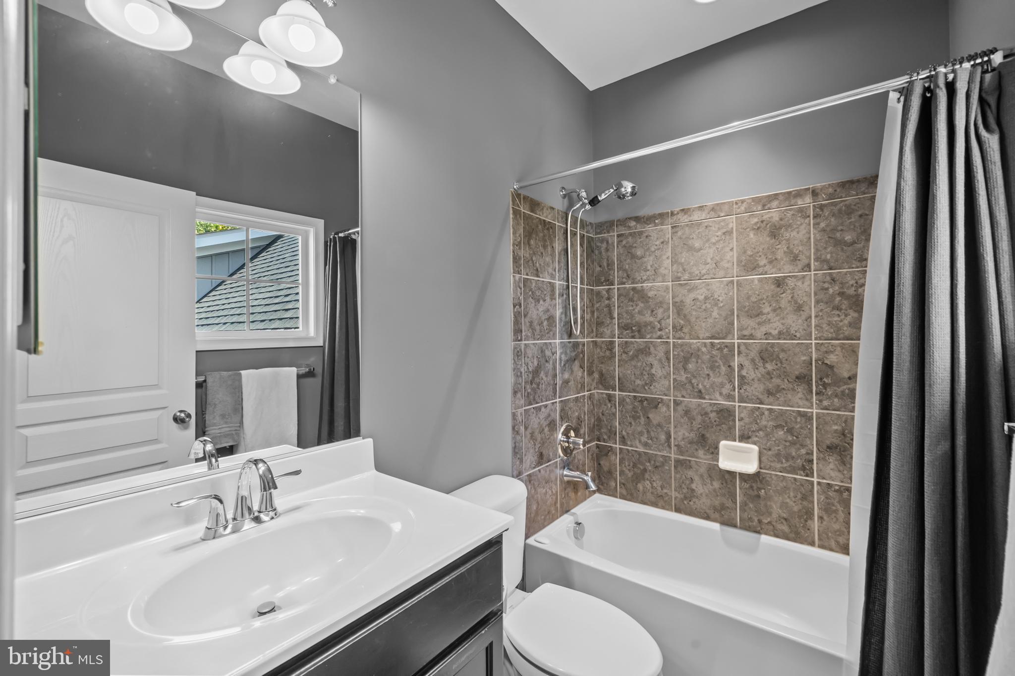 14529 BLUFF POINT COURT