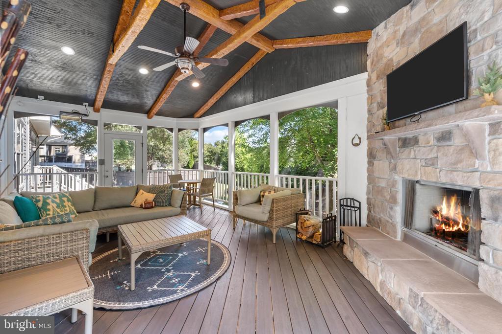 14529 BLUFF POINT COURT