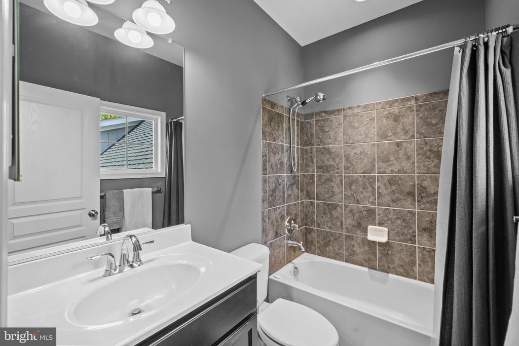 14529 BLUFF POINT COURT