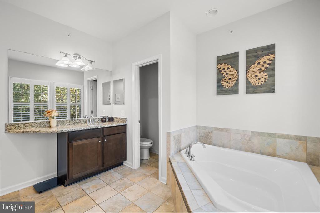 14529 BLUFF POINT COURT