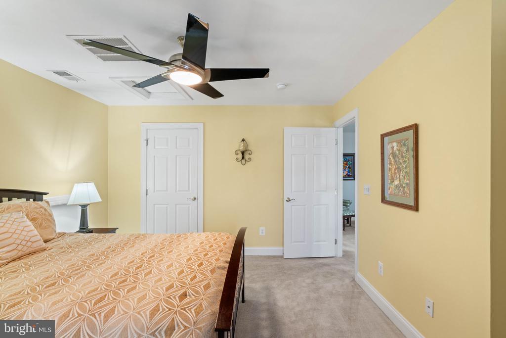 5484 RODRIQUEZ LANE