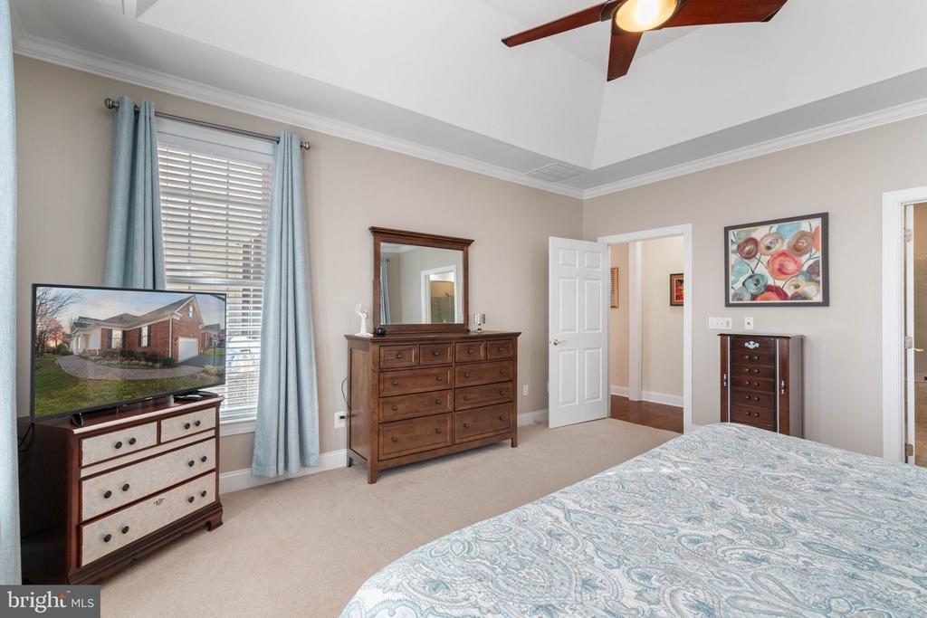 5484 RODRIQUEZ LANE