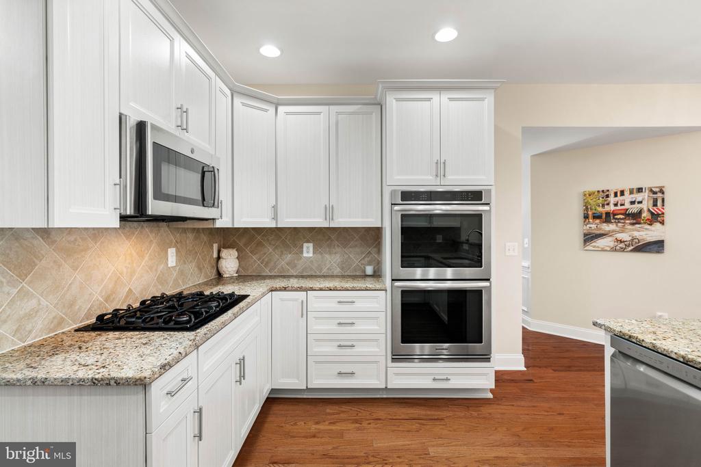 5484 RODRIQUEZ LANE