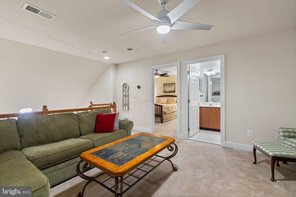 5484 RODRIQUEZ LANE