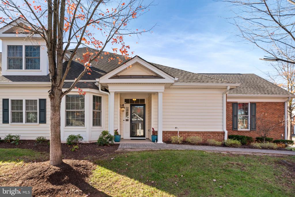 5484 RODRIQUEZ LANE