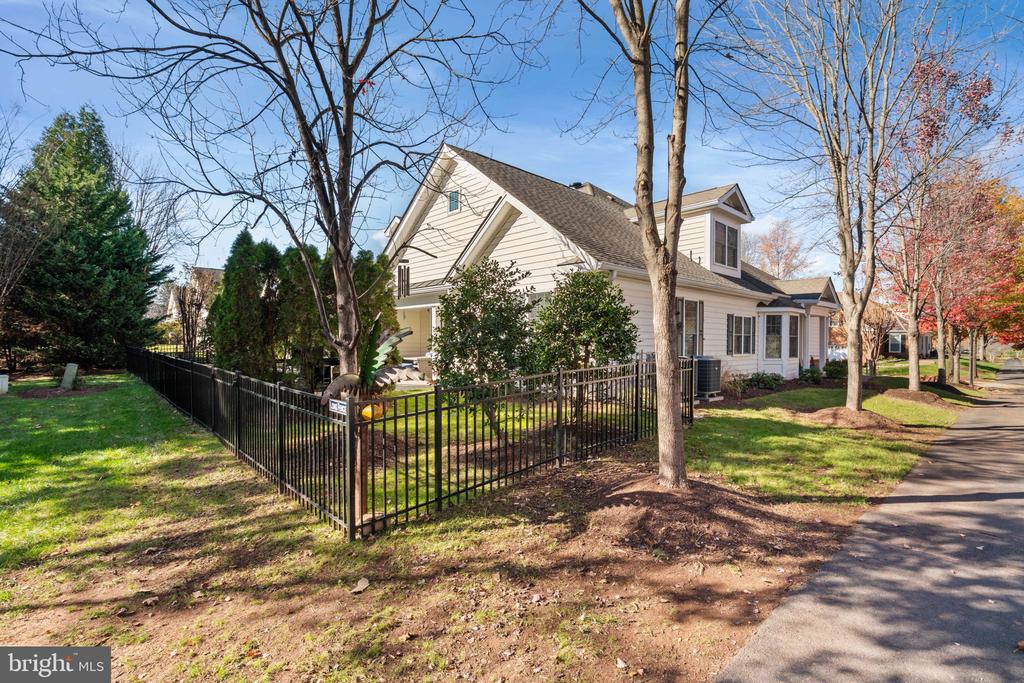 5484 RODRIQUEZ LANE