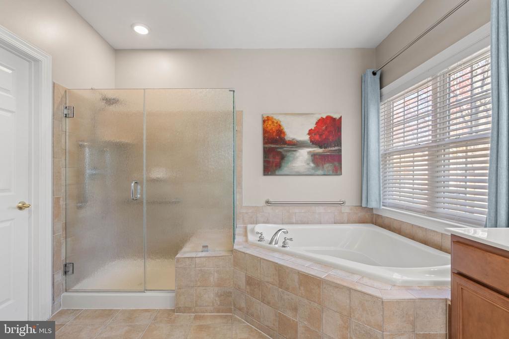5484 RODRIQUEZ LANE