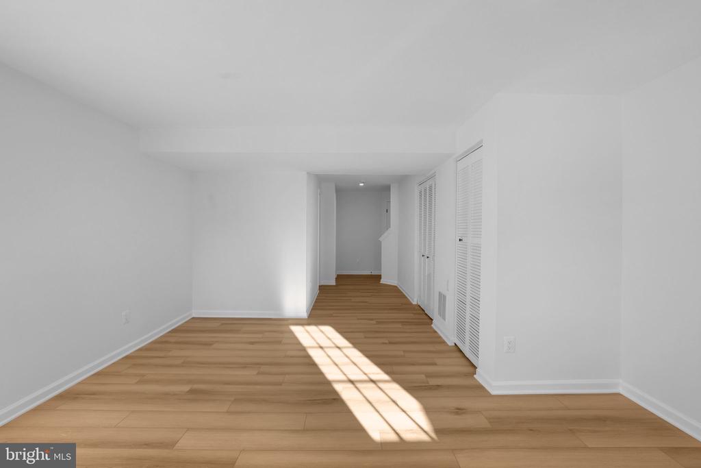 1742 TIGER LILY CIRCLE