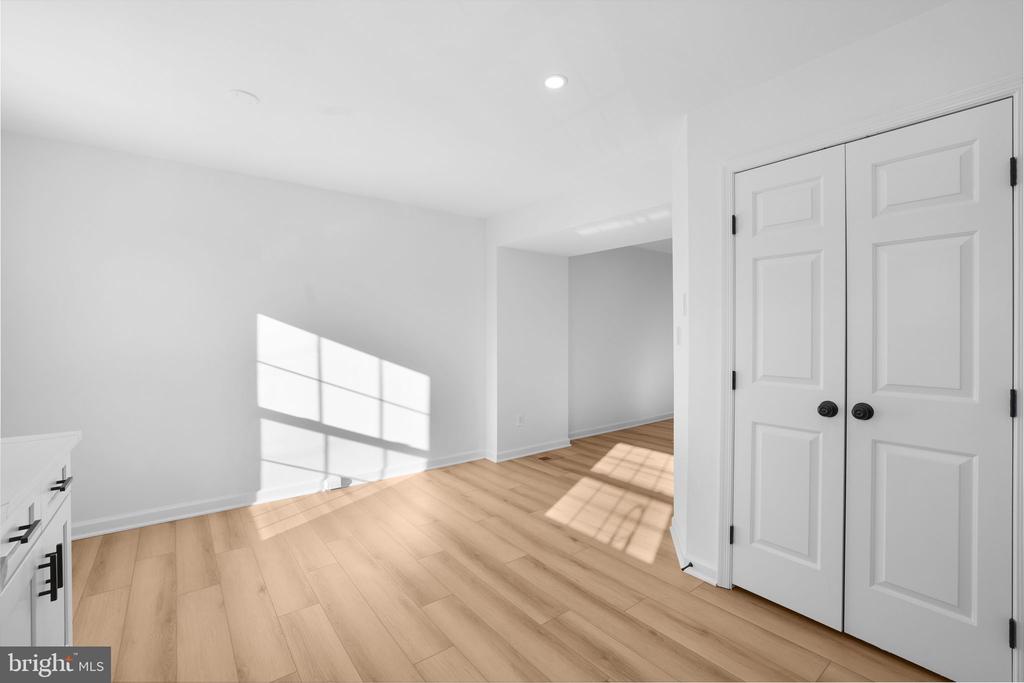 1742 TIGER LILY CIRCLE