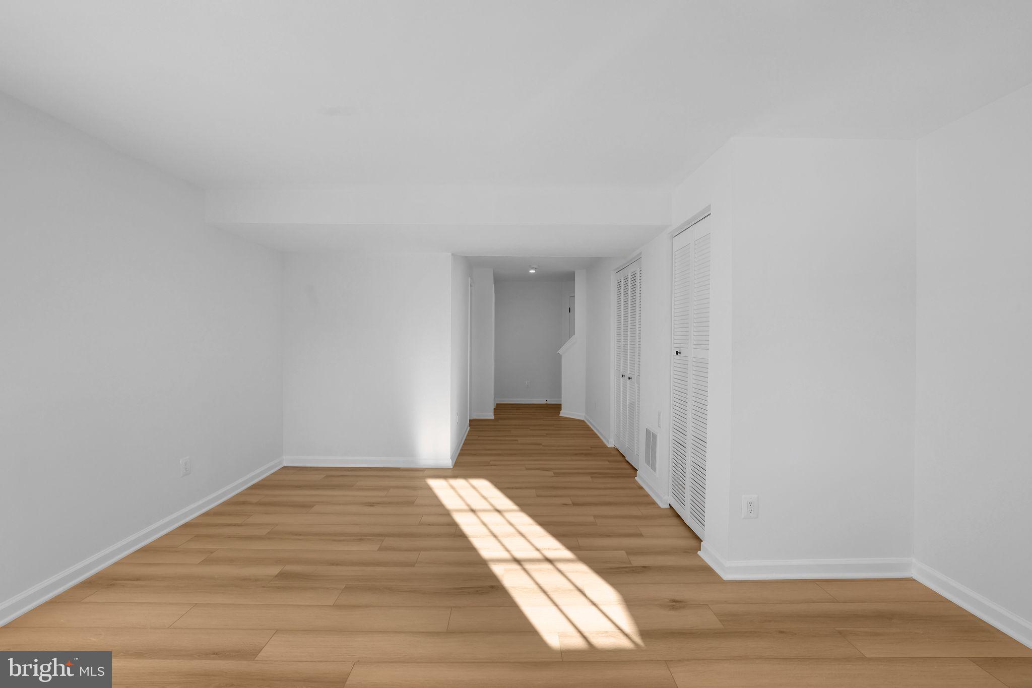 1742 TIGER LILY CIRCLE