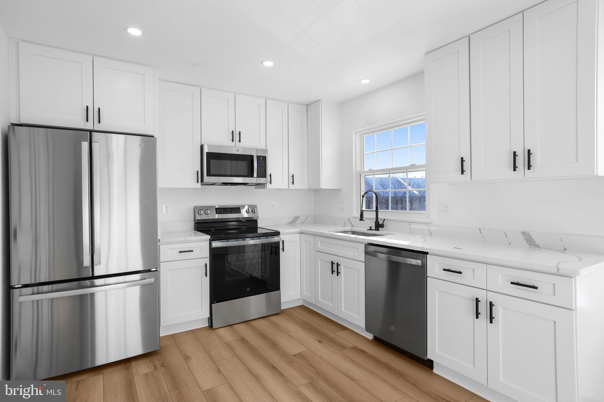 1742 TIGER LILY CIRCLE