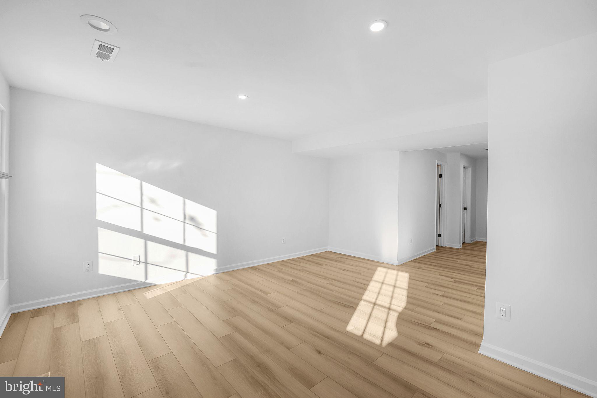 1742 TIGER LILY CIRCLE