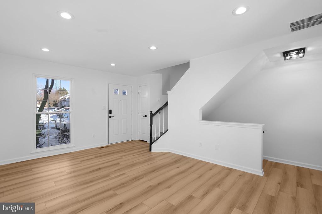 1742 TIGER LILY CIRCLE