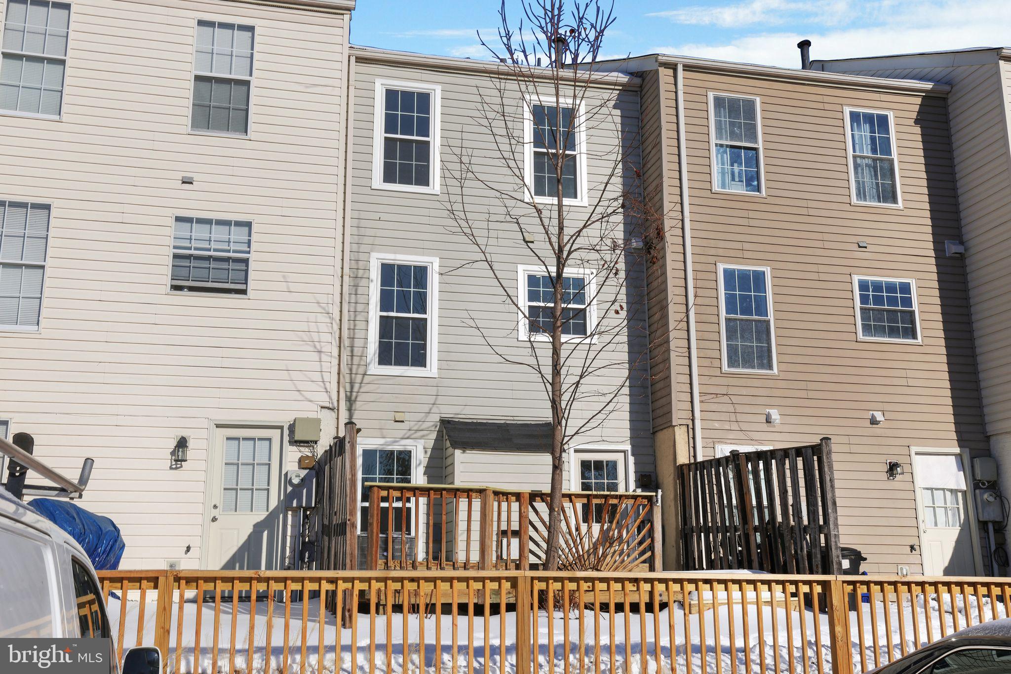 1742 TIGER LILY CIRCLE