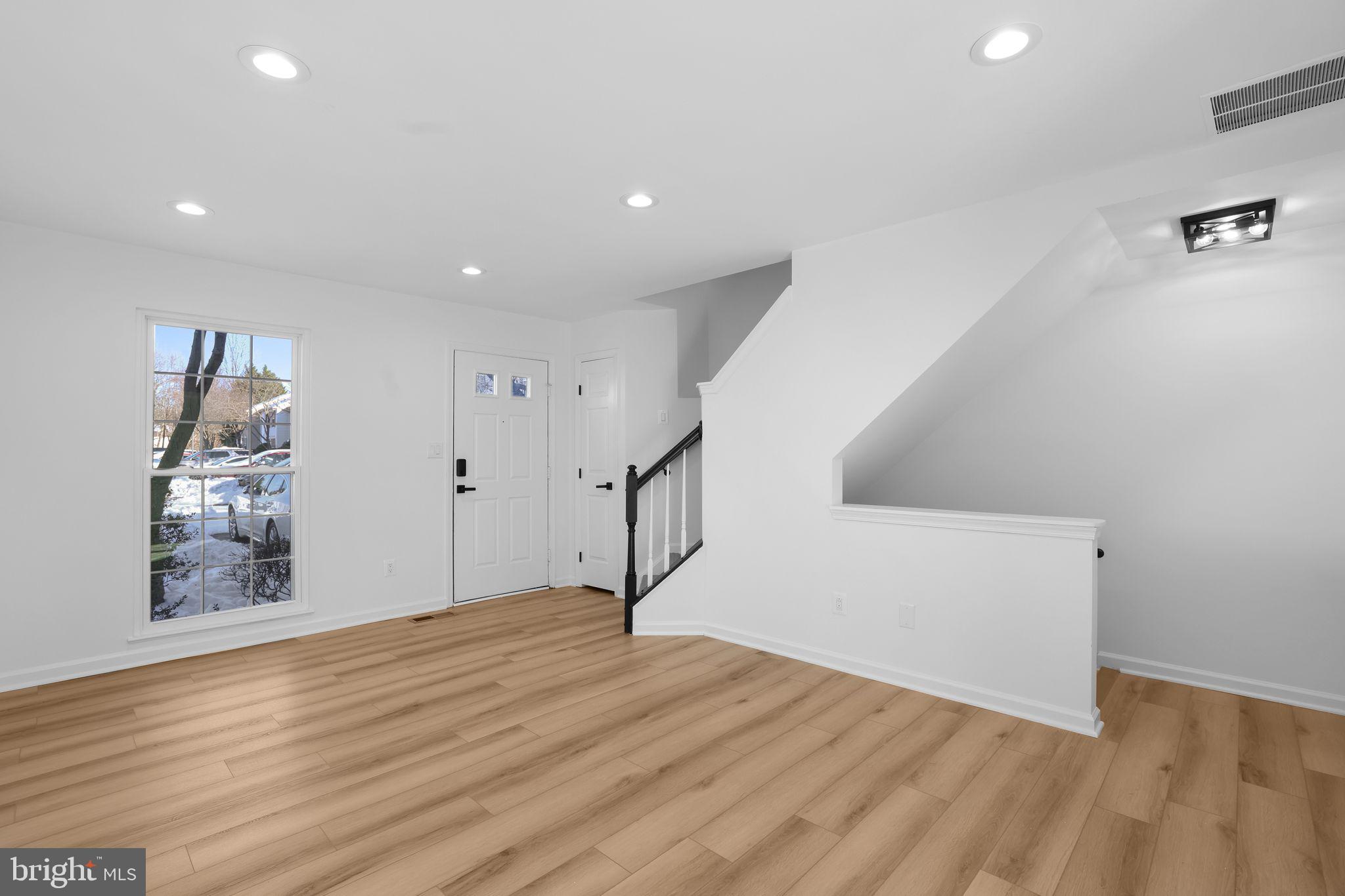 1742 TIGER LILY CIRCLE