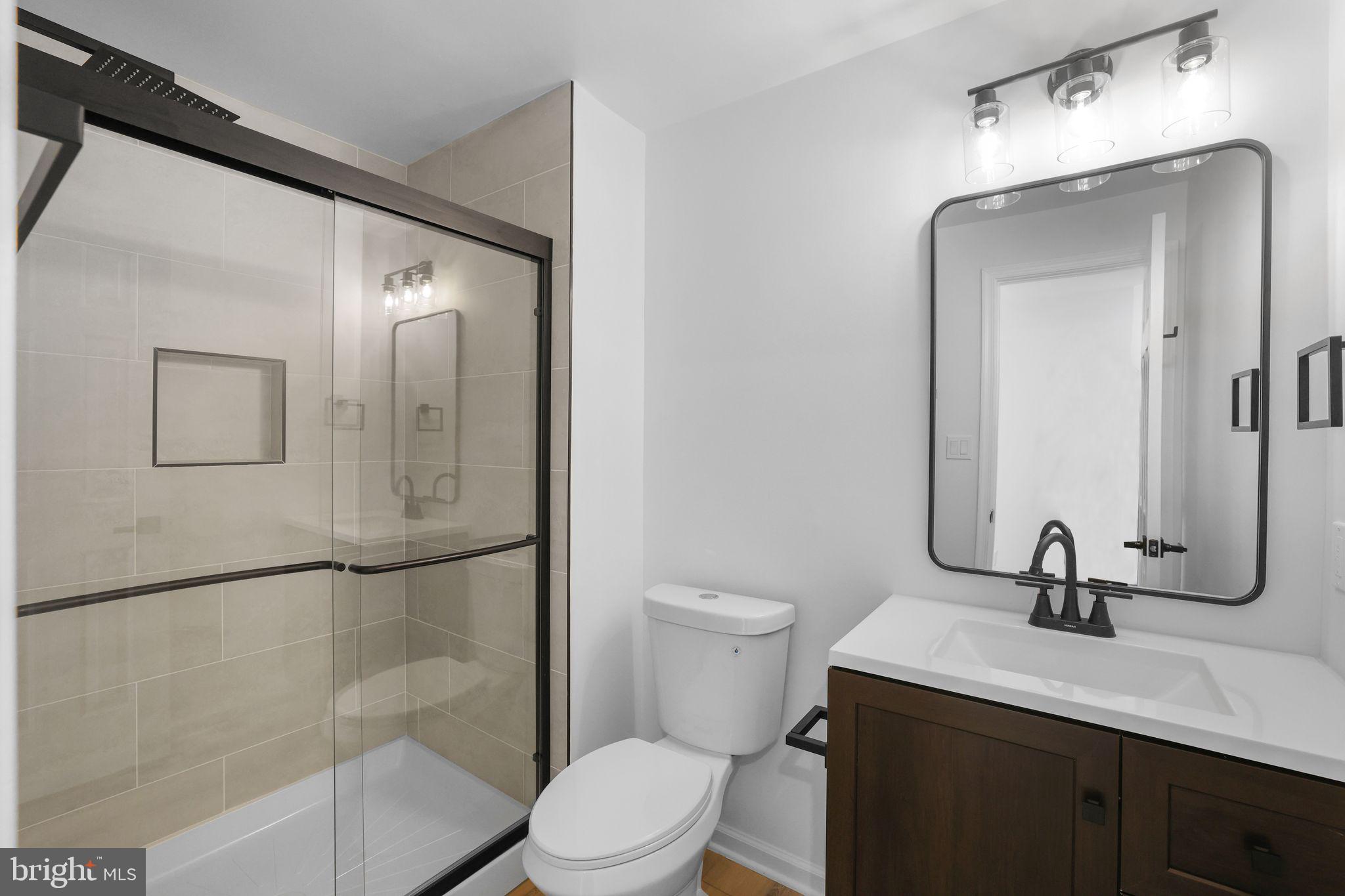 1742 TIGER LILY CIRCLE