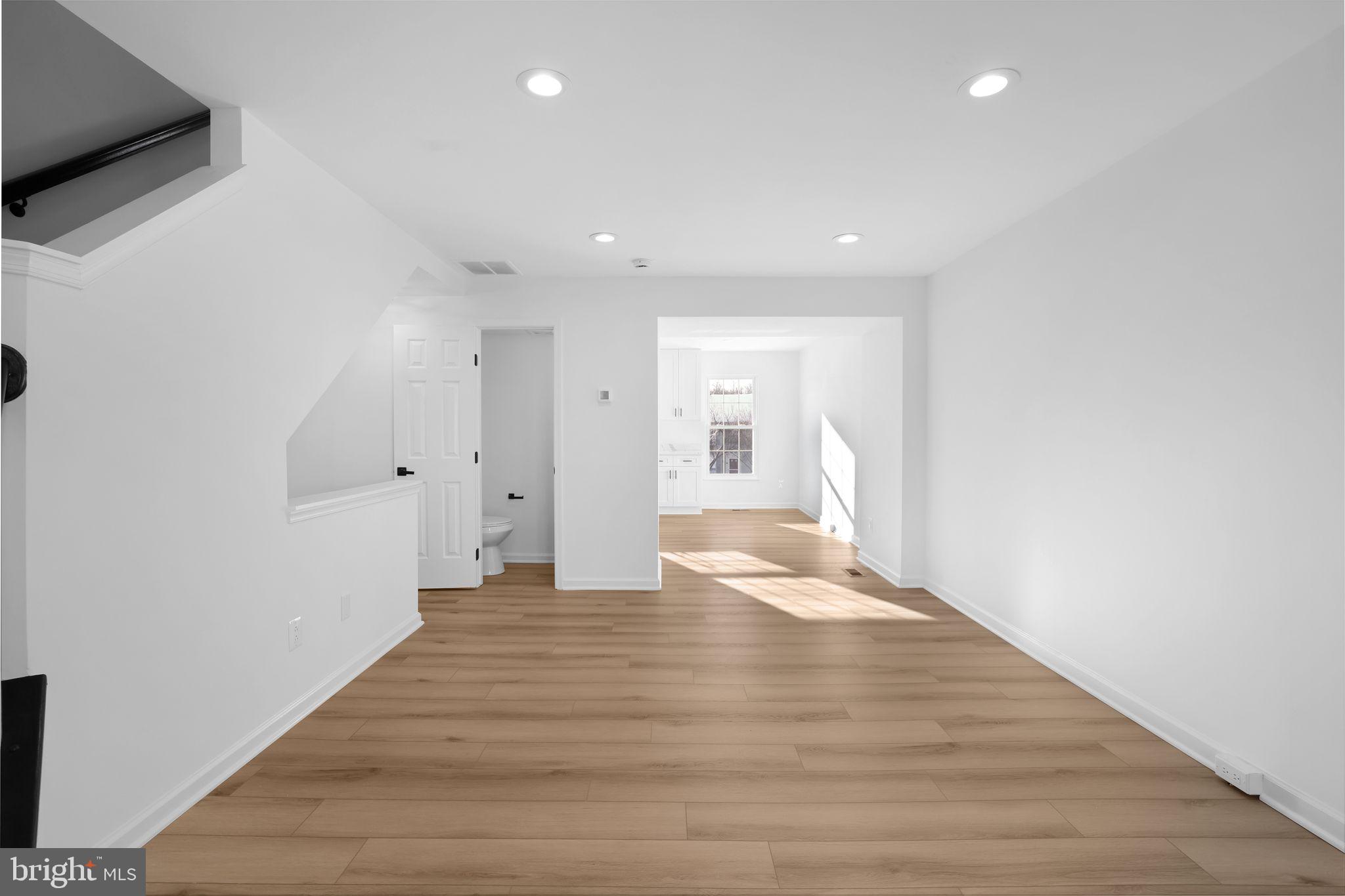 1742 TIGER LILY CIRCLE