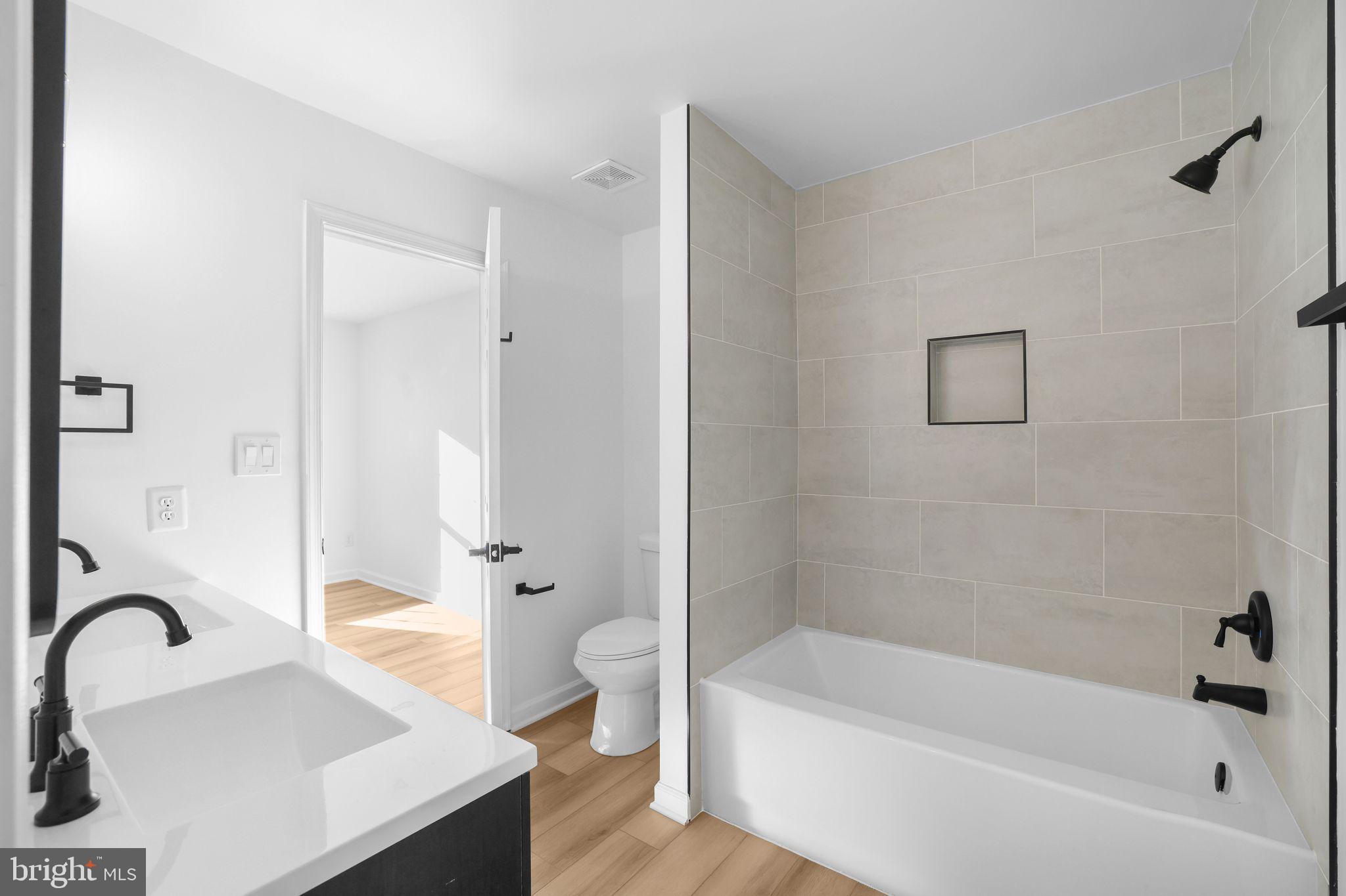 1742 TIGER LILY CIRCLE